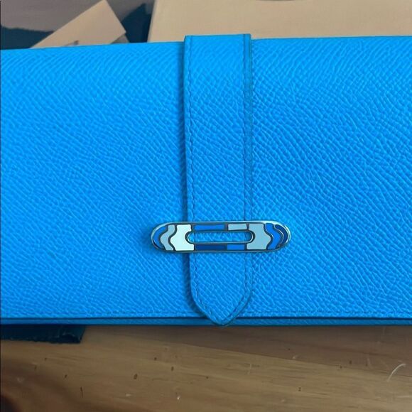 Tod's Blue Leather Wallet with Silver Clasp - Picture 2 of 11